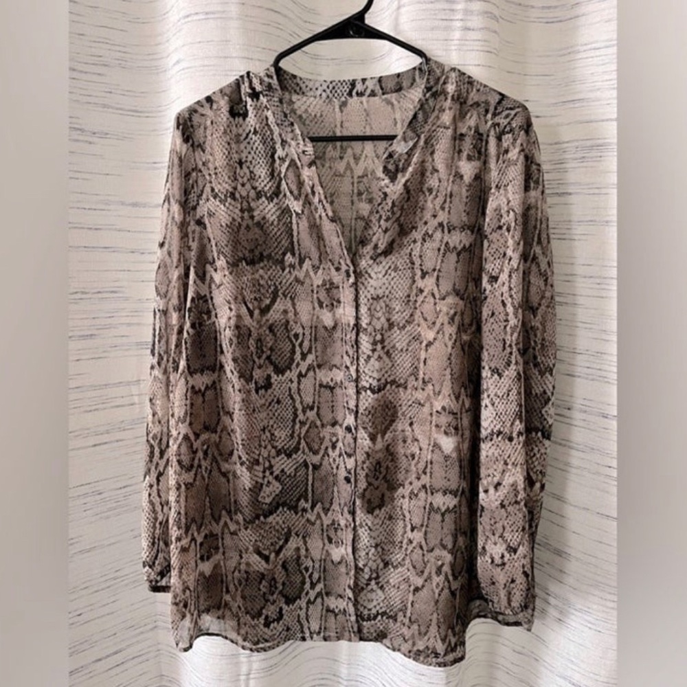 Snakeprint button down